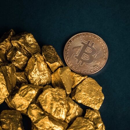 Dall'oro alla tokenomics: l'evoluzione degli investimenti non convenzionali Dall'oro alla tokenomics: l'evoluzione degli investimenti non convenzionali